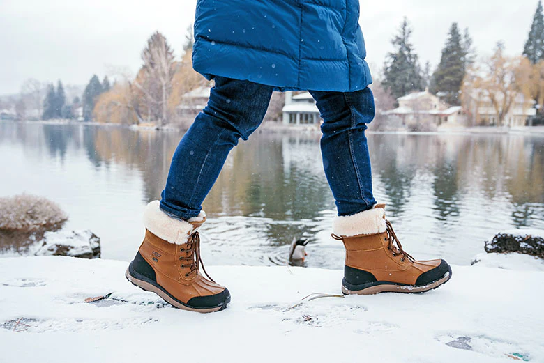 UGG ADIRONDACK III WOMEN'S - Image 12