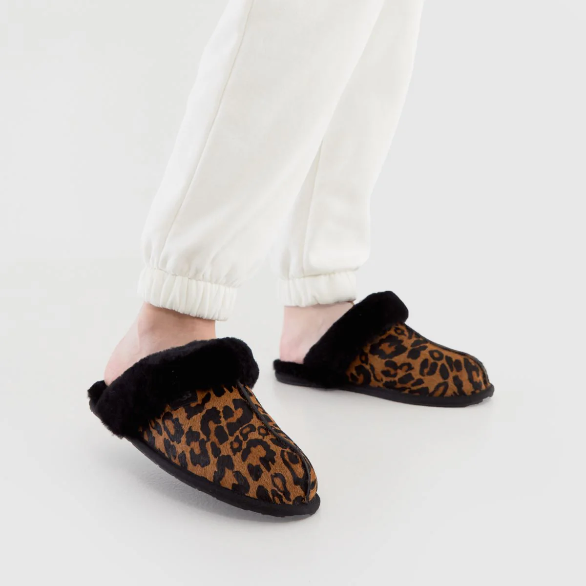 UGG SCUFFETTE II WOMEN'S - Image 6